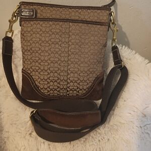 Coach Vintage Soho Signature Crossbody EUC
